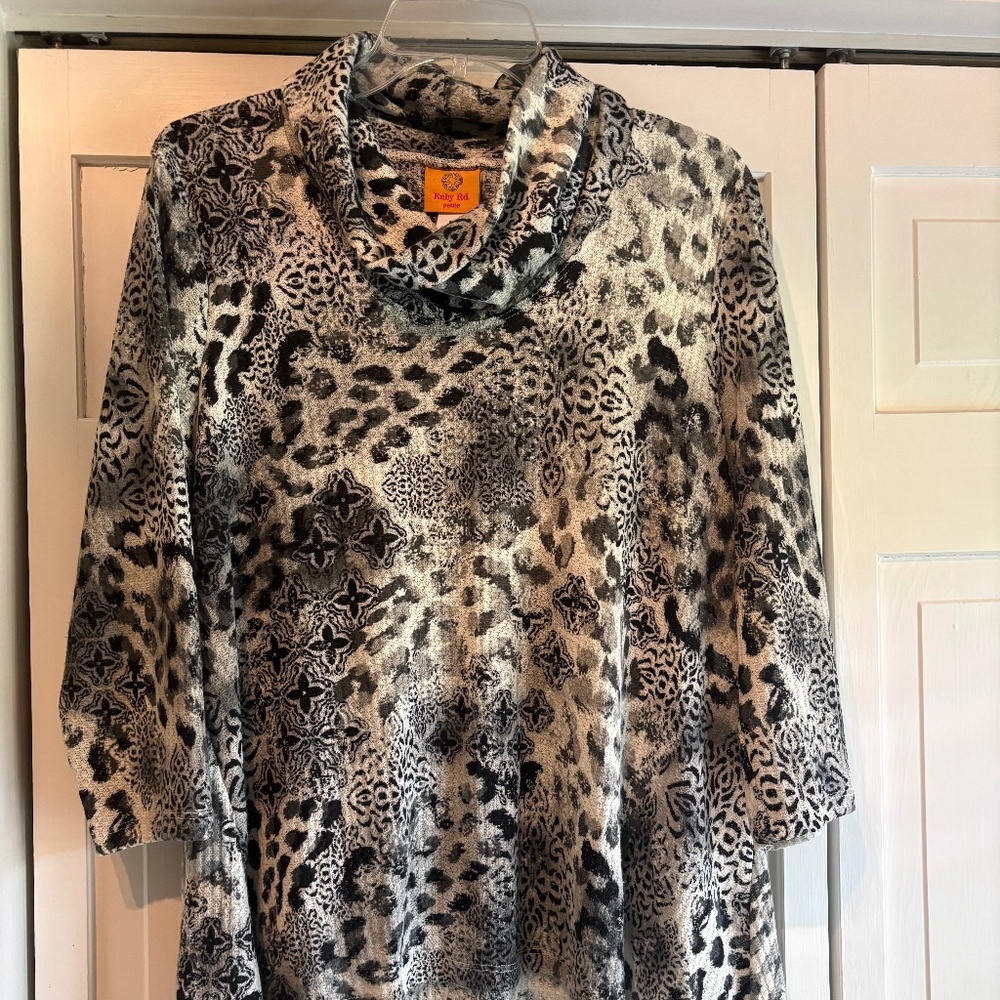 Ruby Rd. Lightweight top - image 1